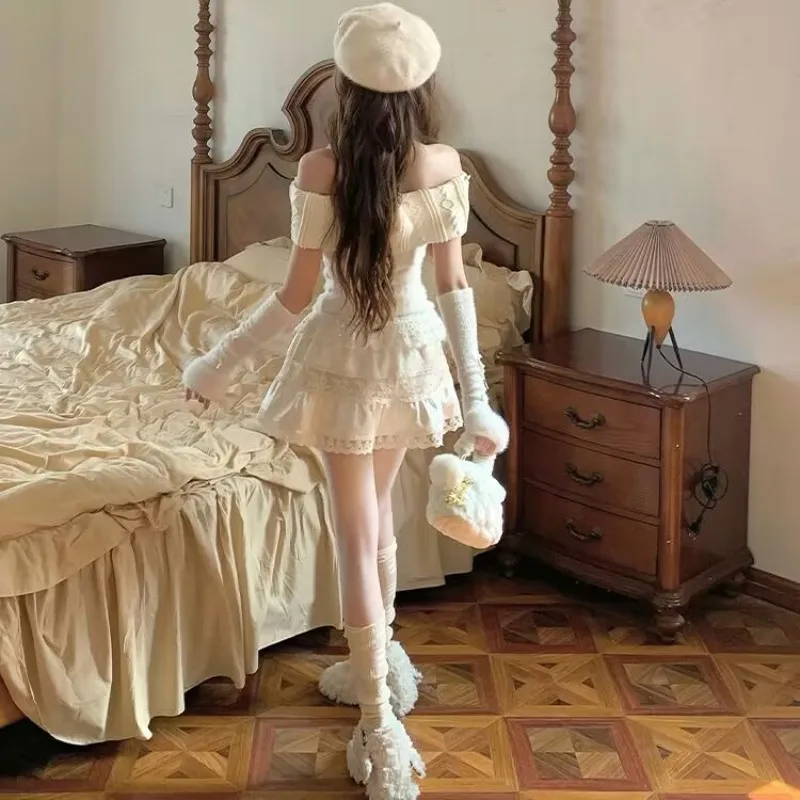 Милый комплект из 2 предметов в стиле Лолиты, женский костюм Kawaii с жемчужным разрезом на шее, тонкий топ Y2k с нарукавниками, кружевная мини-юбка, костюм, женский наряд