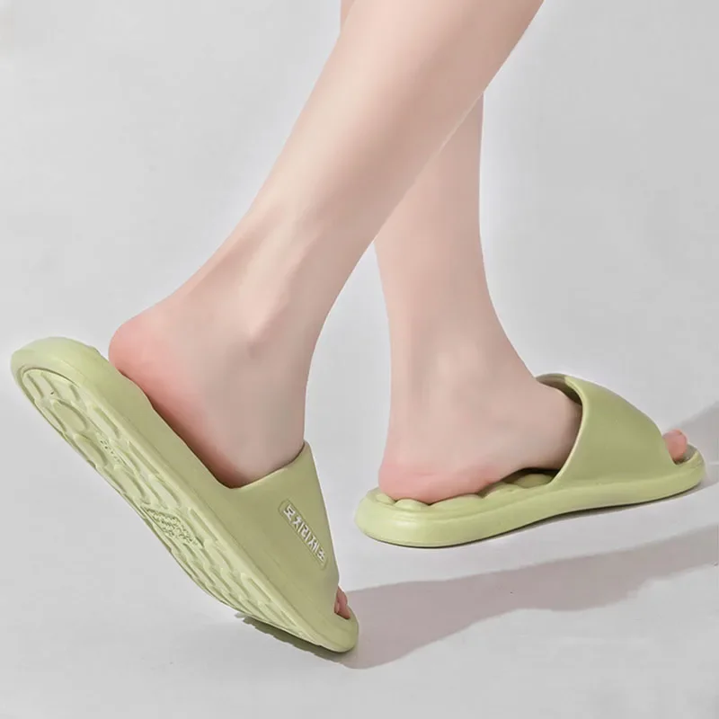 خفيفة الوزن لينة وحيد شبشب منزل المرأة الصيف 2025 داخلي عدم الانزلاق سحابة الشرائح امرأة الراحة كعب مسطح زوجين النعال #2