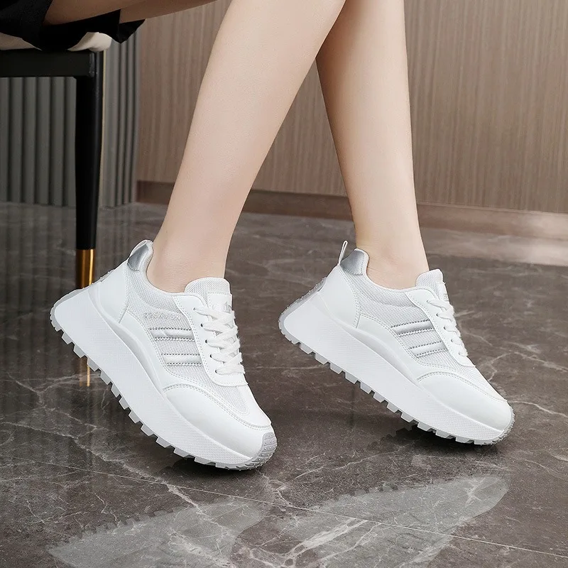 Baskets pour femmes maille chaussures décontractées respirantes chaussures de Tennis de mode chaussures à plate-forme augmentant la hauteur pour les femmes 2025 nouvelles chaussures de Sport
