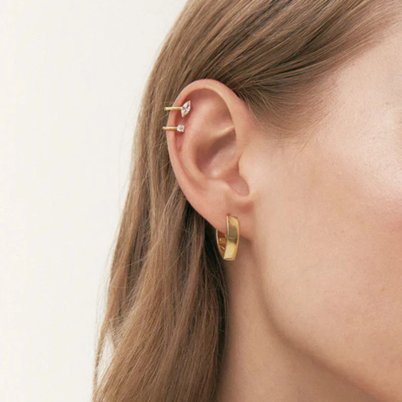 Punk Hip Hop Rivet Earrings 925 Sterling Silver Needle Gold Color Round Hoop Earrings dla kobiet Moda Gothic Party Biżuteria