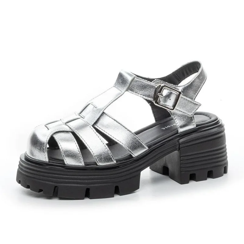 

7 см лакированные массивные кроссовки из натуральной кожи, летние тапочки на платформе, плетеные полые сандалии на танкетке, тапочки на плоской подошве, женская обувь