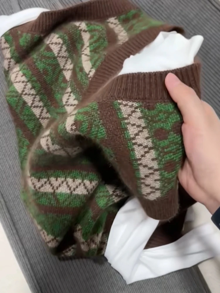 

Модный винтажный жилет с вышивкой, повседневный удобный простой осенне-зимний свитер с v-образным вырезом, универсальный базовый жилет для поездок на работу, без рукавов...