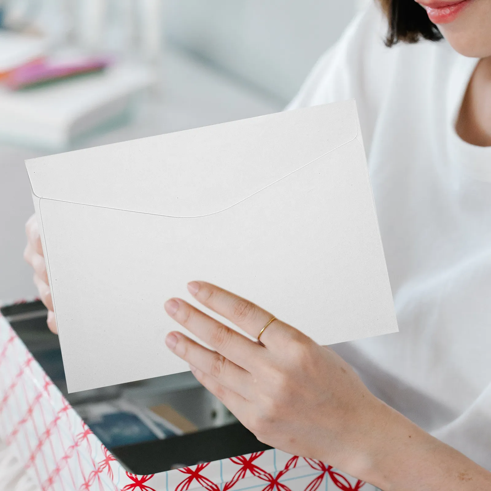 

50 шт. Премиальные конверты из крафт-бумаги для приглашений, элегантные декоративные конверты для свадеб, вечеринок, для открыток 5x7, для бизнеса, выпускных