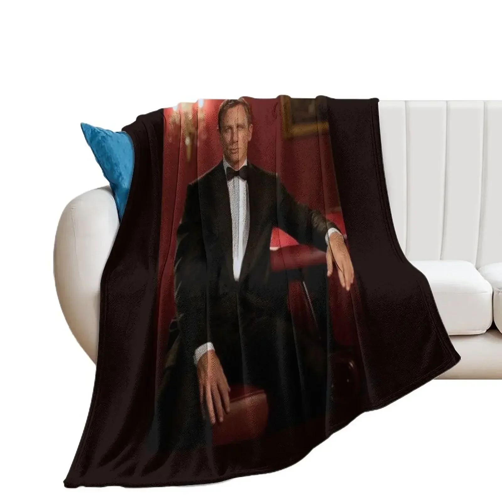 

Daniel Craig Throw Blanket manga Decorative Sofa Luxury Throw Blankets