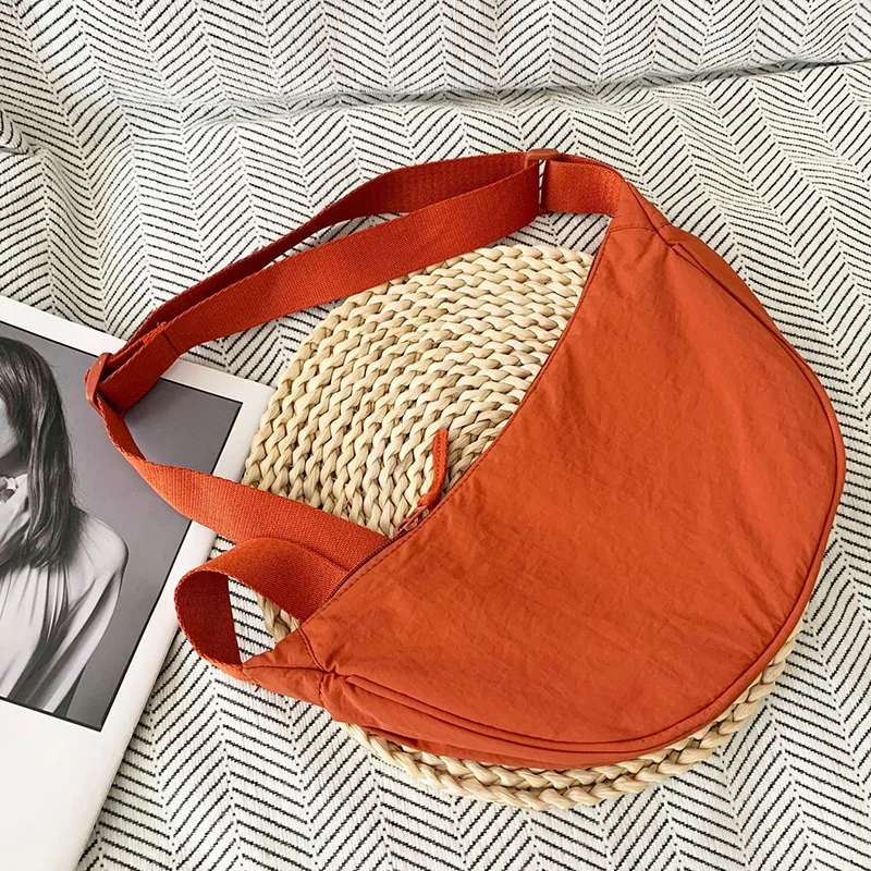 레트로 바나나 백 여성용 체스트 백 웨이스트 패니 팩 슬링 백 크로스바디 숄더 백 체스트 범 벨트 하프 문 호보 백 볼라사