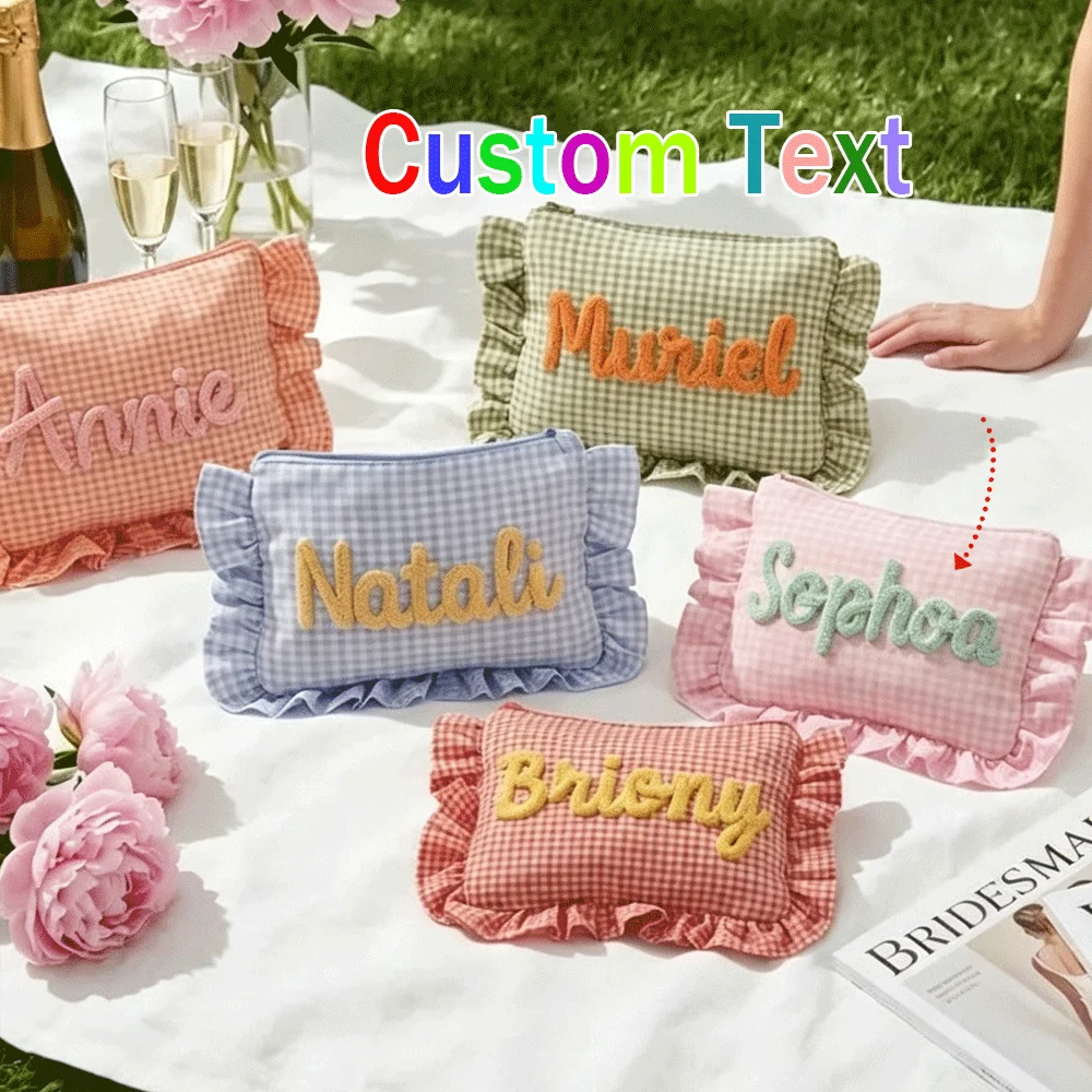Customizable Plaid Ruffled Makeup Bag with Name, Vintage Plaid Organizer, Portable Toiletry Bag – A Great Gift for Best Friends