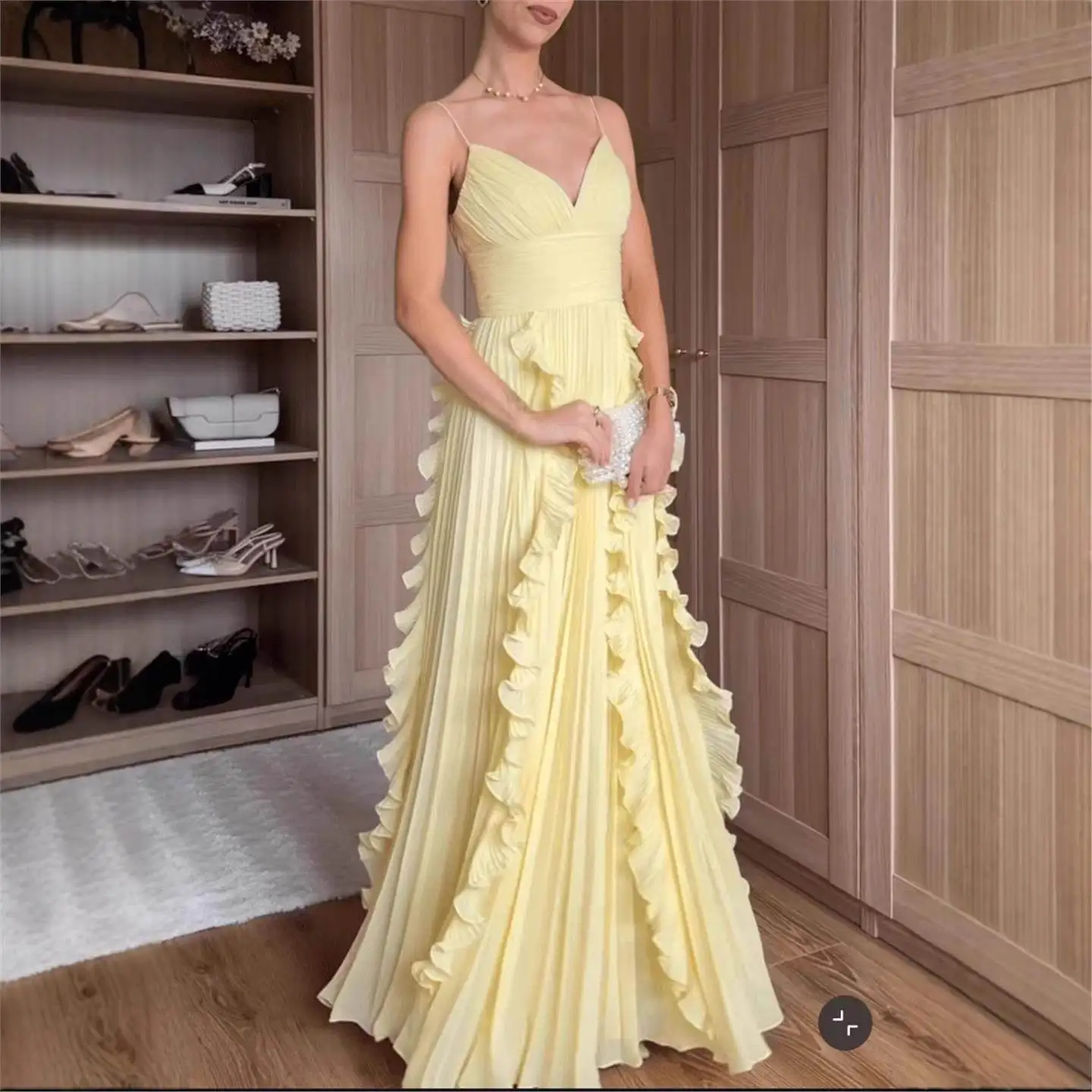 

V-Ne Svel Women's Dr with Pleated Flounce Hem High Waist H-Sle Maxi Gown for Ci Walk in Winter Season