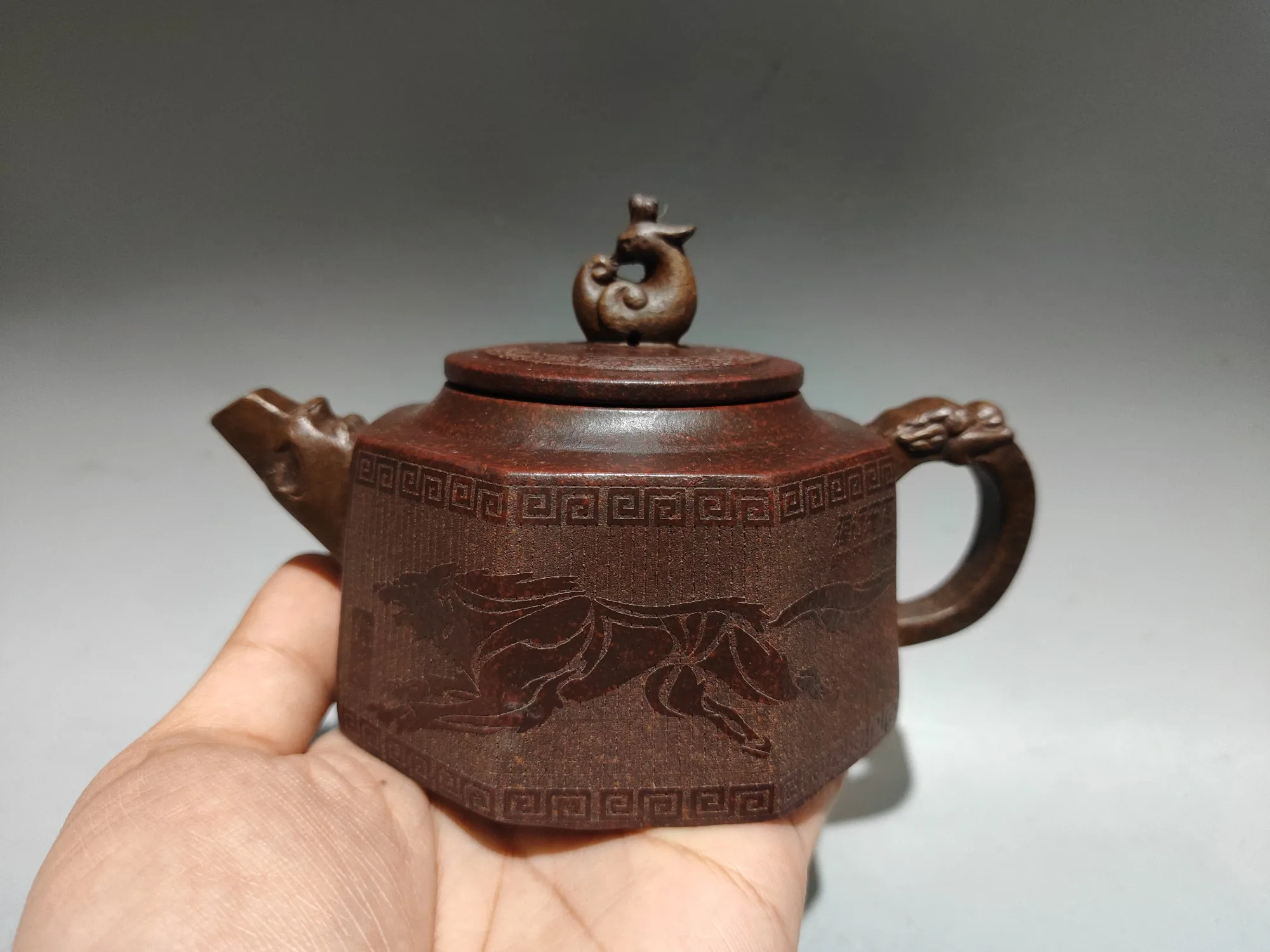 Old Raw purple clay Phoenix lid wolf pattern Wolf Roars the World Pot Teapot Pot Tea Maker Amass wealth Ornaments