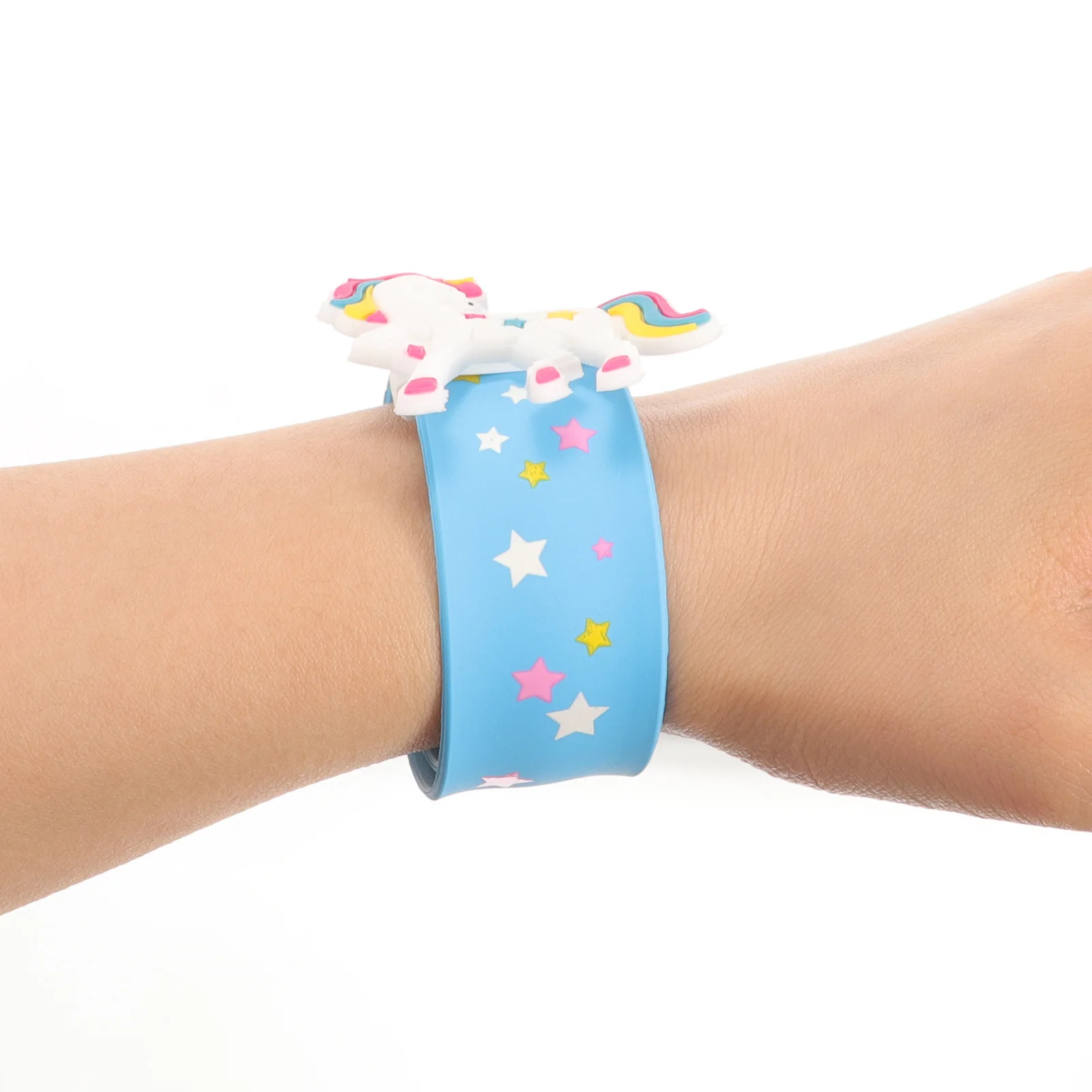

8Pcs Silicone Slap Bracelets Unicorn Pattern Kids Snap Wristbands Comfortable Party Favors Birthday Giveaways Game Prizes