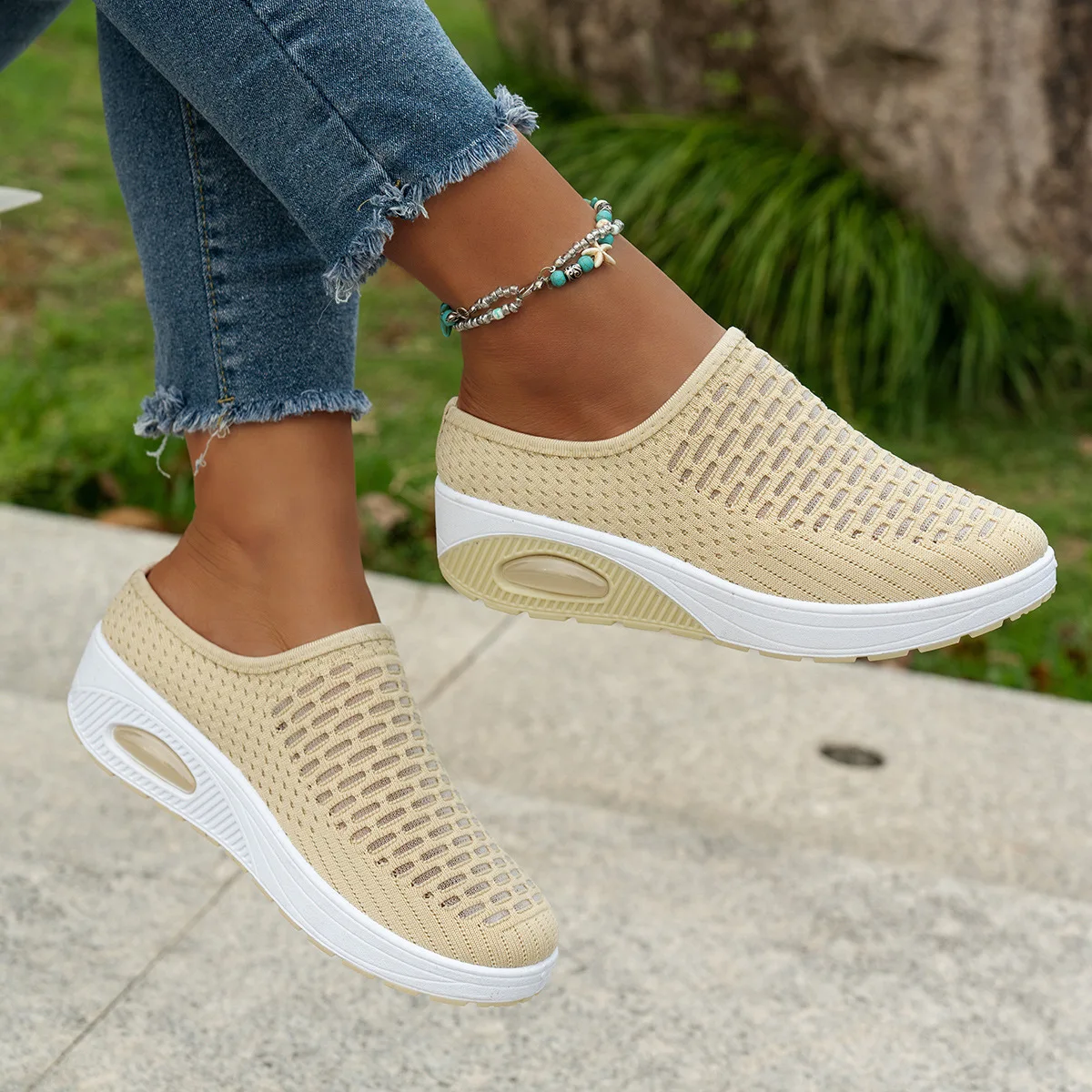 2025 New Women's Breathable Mesh Shoes, Thick Soled Black Slip on Casual Sports Shoes, Comfortable and Lightweight Women's Shoes