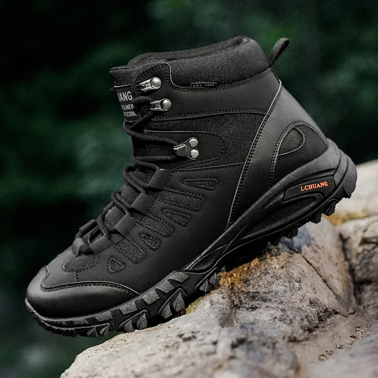 Klassische Herrenstiefel mit hohem Schaft, strapazierfähige Sohle, weiches Obermaterial, klassisch und modisch, geeignet zum Wandern und für Outdoor-Aktivitäten. – Detail 4