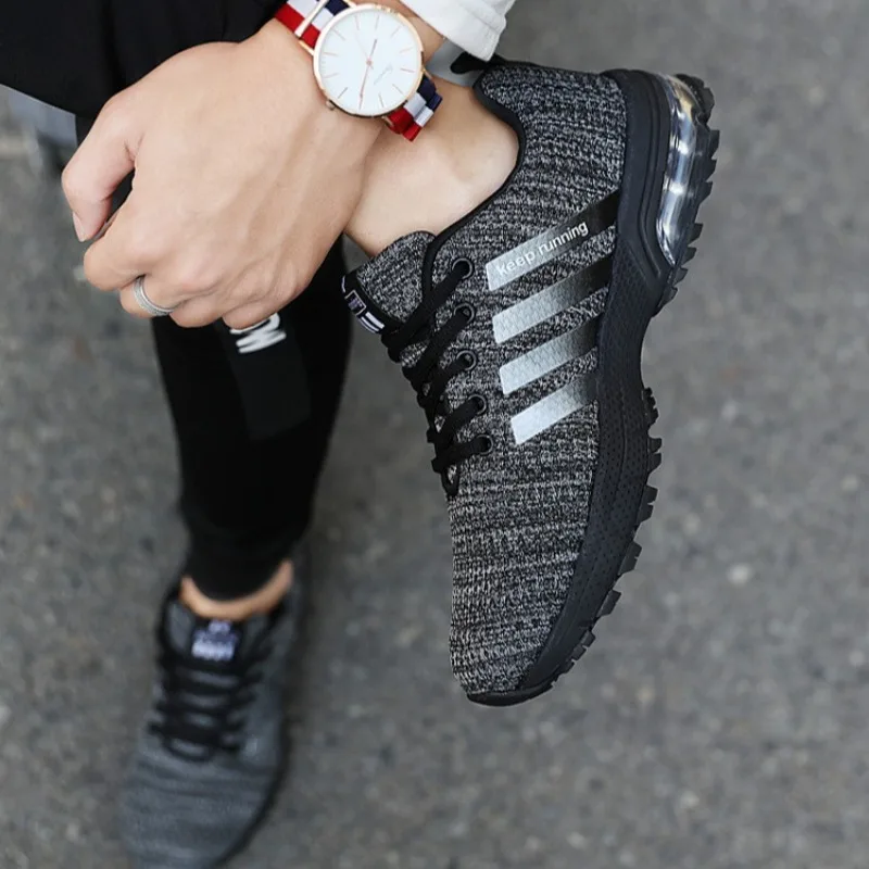 Men White Sneakers Shoes Breathable Anti Slip Hiking Shoes Low Top Air Cushioned Men's Running Shoes Casual Shoe Tenis Masculino