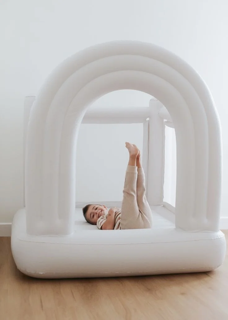 قلعة القفز اللاسلكية المحمولة للأطفال الصغار، منطقة لعب داخلية صغيرة، لا حاجة إلى مروحة