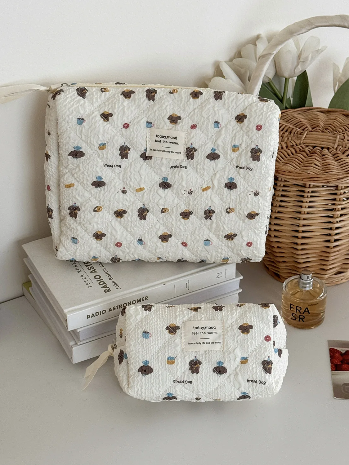 YT Cute and Adorable Pleated Storage Bag, Starry Sky Geometric Ultra-Soft Portable Large Capacity Toiletry Bag, Bread Dog Makeup