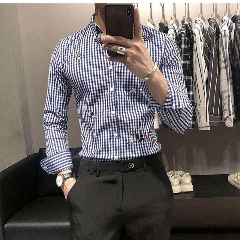 Camicia asimmetrica con reticolo ricamato impiombato con bottoni alla moda Abbigliamento da uomo 2022 Autunno nuove magliette casual oversize camicie coreane