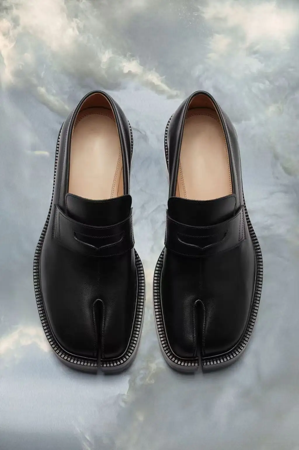 New Luxury Brand Tabi Shoes Man Split Toe Thick-soled Loafers Slip On Men's Single Shoes Soft Leather Party Wedding Men Shoes