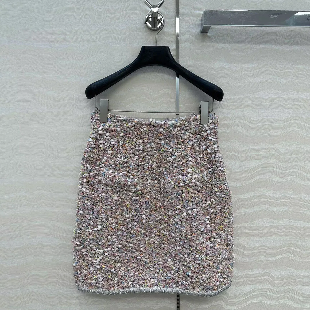 

Новинка 2023 года, осенняя мода, красочные твидовые юбки из пряжи в стиле ретро, женские эластичные юбки с высокой талией и двойными карманами на пуговицах, милая юбка для девочек