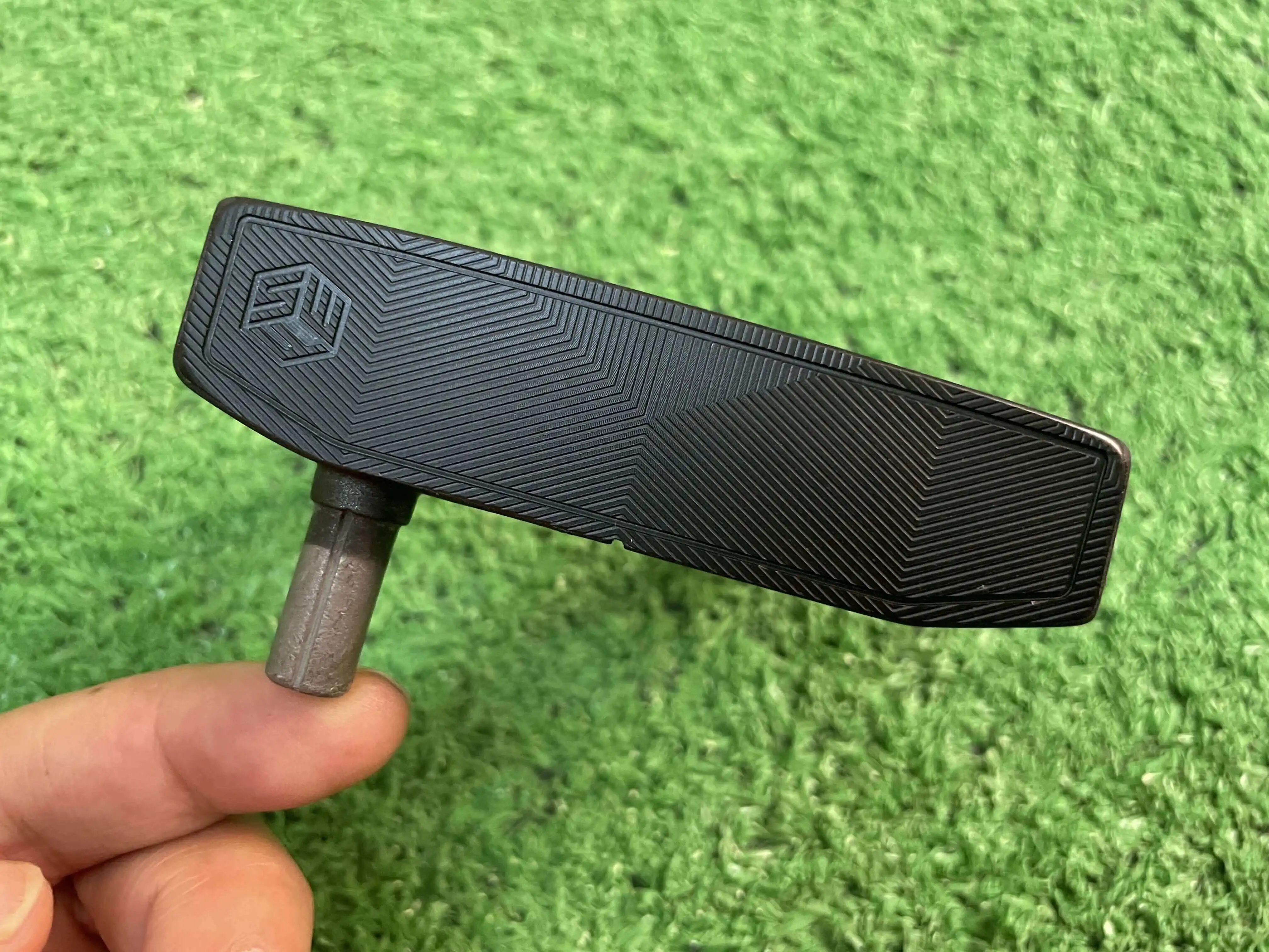 2024 Golf Putter Black Fang Style CNC Milled MFS Golf Putter Vintage Horn Style Putter for Women/Men Golf Club