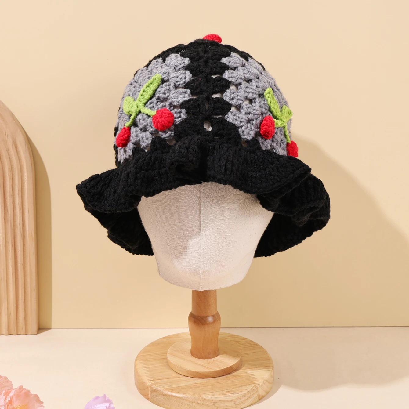 الخريف/الشتاء لطيف الحلو الصوف حوض قبعة الكرتون الكرز الجوف اليدوية محبوك كشكش حافة قبعة الصياد