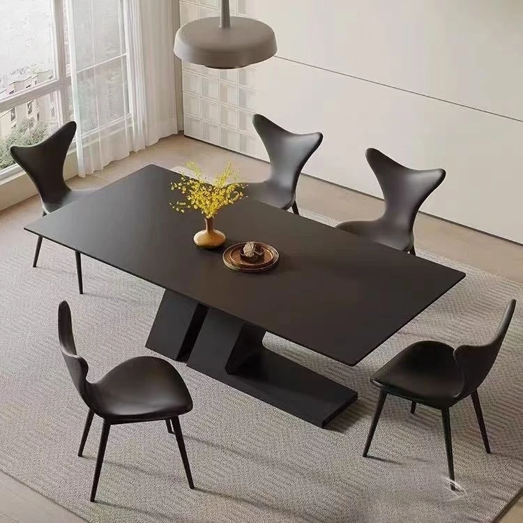 

Обеденный стол и стулья из черной каменной плиты, сочетание современного простого домашнего стола для небольшой квартиры, гостиной, обеденного стола в кремовом стиле