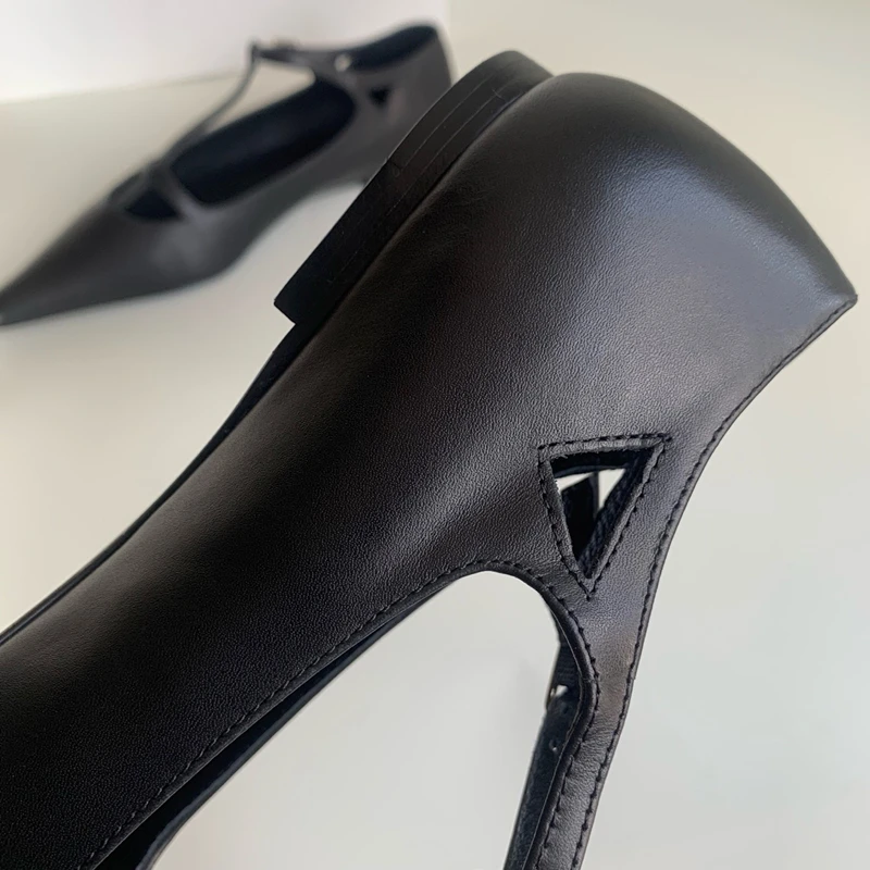 Maxdutti Summer Shoes Women Minimalist Genuine Leather Sandals French Retro Pointed Commuting Casual Flat Sandals Women