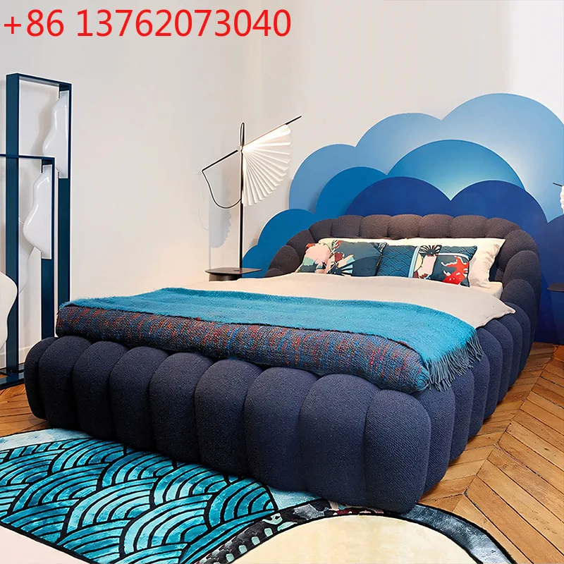 

Итальянская кровать из пузырьковой ткани, современная простая большая дизайнерская мебель с плоским слоем