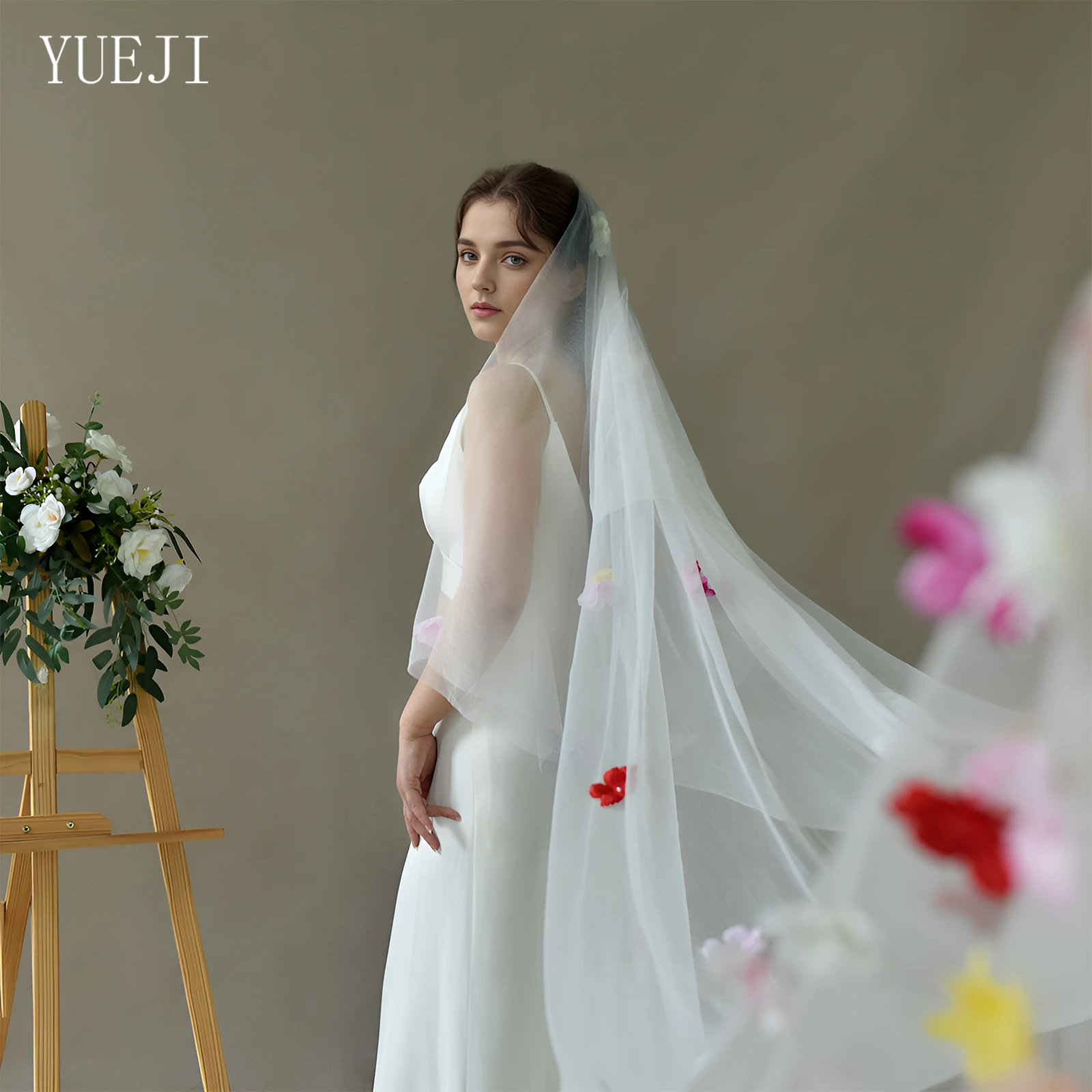 

YUEJI Fresh And Elegant Colorful Petals Cathedral Bride Wedding Veil Double Blush Trailing Veil Stage Performance Costume V276