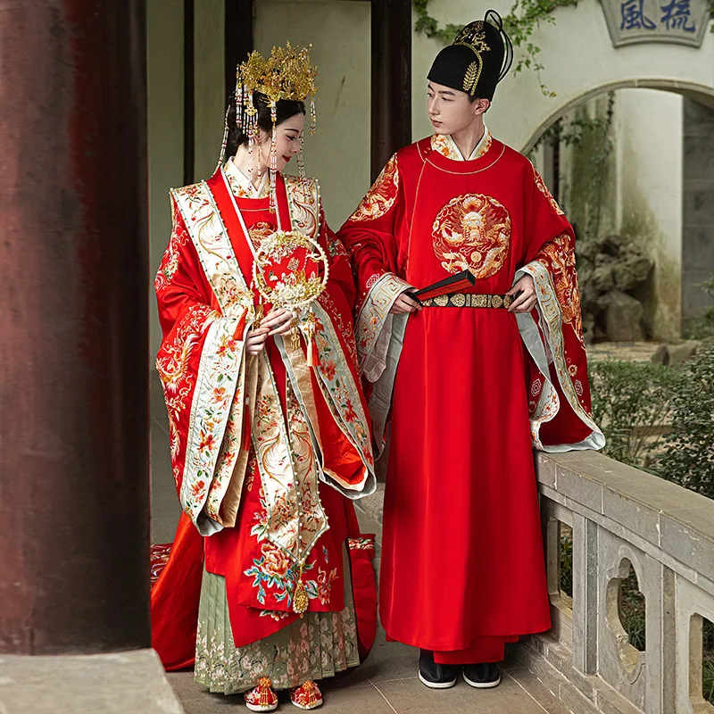 

2024 New Ming Wedding Clothes Hanfu a Chaplet and Robes Full Set Ancient Costume Dress Long Trailing Machine Embroidery