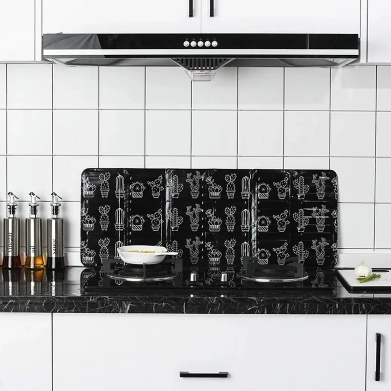 Защита от брызг масла 3-сторонняя Кухня Альюминиевое фольгированное покрытие для газовой плиты