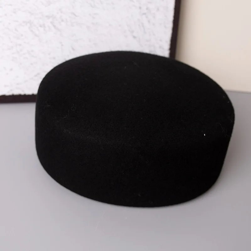 Vintage Hard Top Flache Fedoras Hüte Frauen 100 % Wollfilz Baskenmützen Hut Hochzeit Fascinator Caps Hochzeit Cocktail Party Pillbox Hut – Detail 9