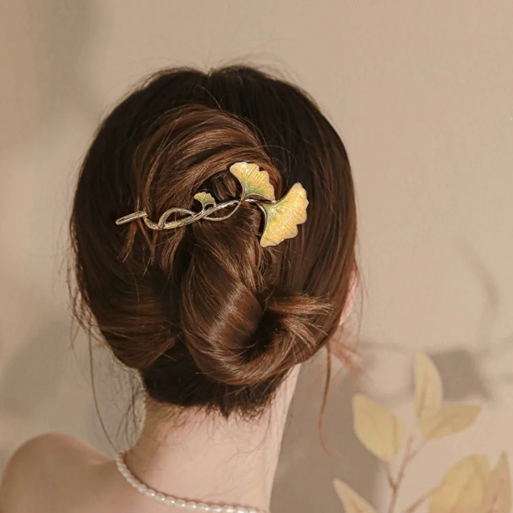 1개 패션 섬세한 은행나무 잎 헤어핀 에나멜 금속 가지 디자인 보헤미안 스타일 자연스러운 우아한 헤어 액세서리