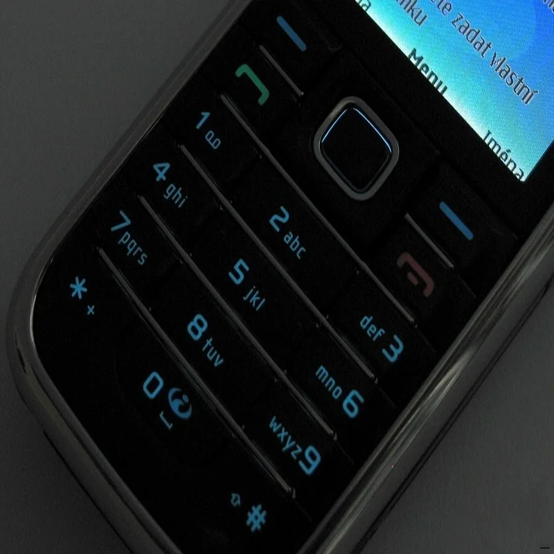 لوحة مفاتيح أصلية غير مقفلة 6233 بشريحة واحدة GSM 900/1800/1900 بلوتوث MP3/MP4 للهاتف المحمول متعددة اللغات مصنوعة في فنلندا