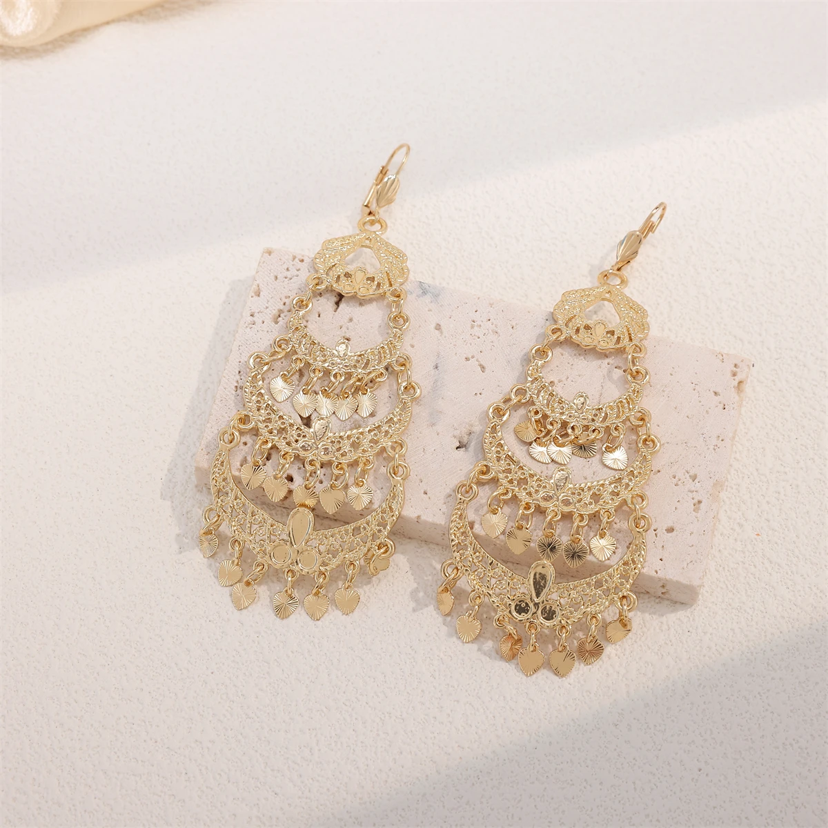 Wspaniałe długie kolczyki ze stopu panny młodej Eleganckie damskie ozdoby do uszu Biżuteria w kształcie księżyca Algierska biżuteria modowa