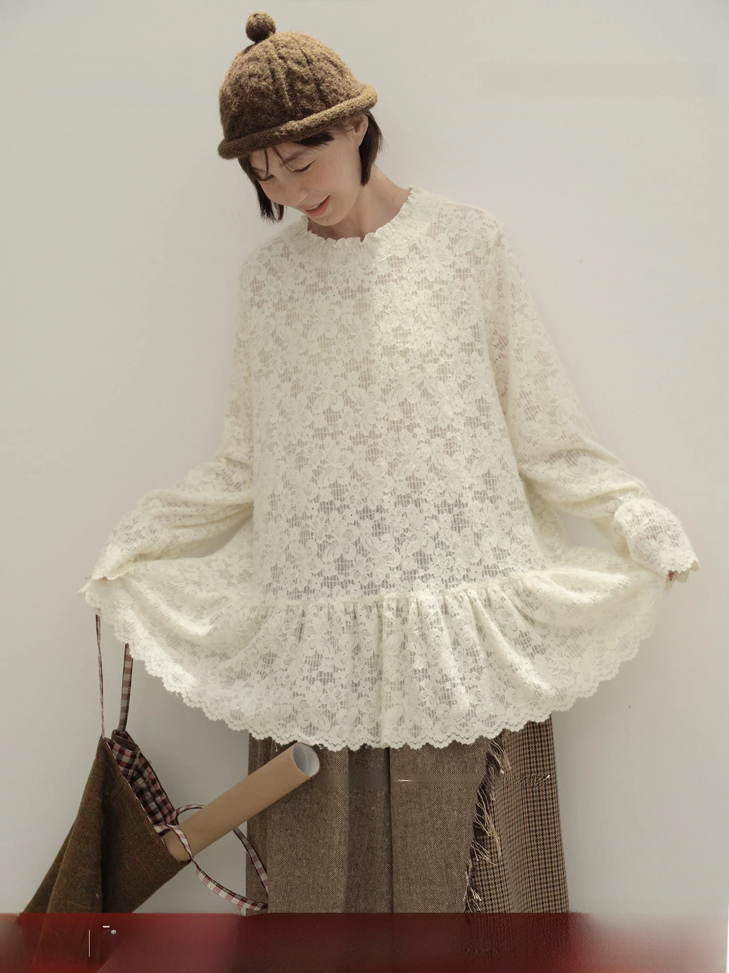 

Женская осенне-зимняя базовая футболка с цветочным кружевом, универсальный свободный топ с круглым вырезом и длинными рукавами из полиэфирного волокна