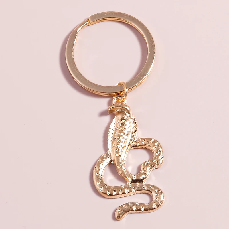 Creative Metal Snake Keychain Animal Key Ring Pendant for Men Women Key Holder Handbag Accessories DIY Jewlery Gift