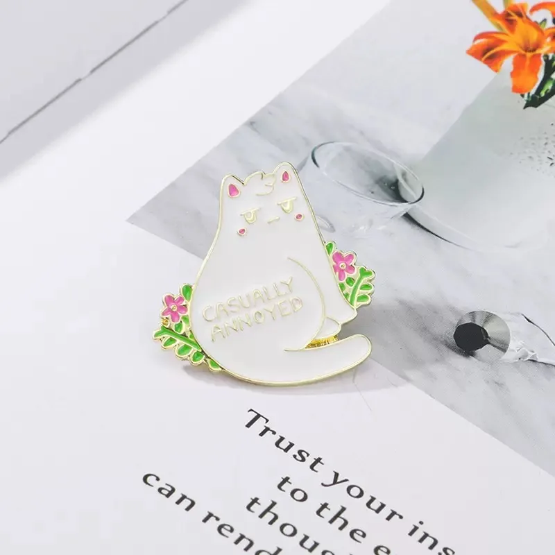 

Heye Cute white cat letters green plants small animals clothes hats backpacks brooches badges jewelry gifts