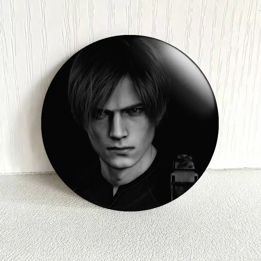 R-Resident E-Evil L-Leon Kennedys Laser Badge Creative Pins Brooch for Bag Clothes Hat Decor Gifts Fans Collect