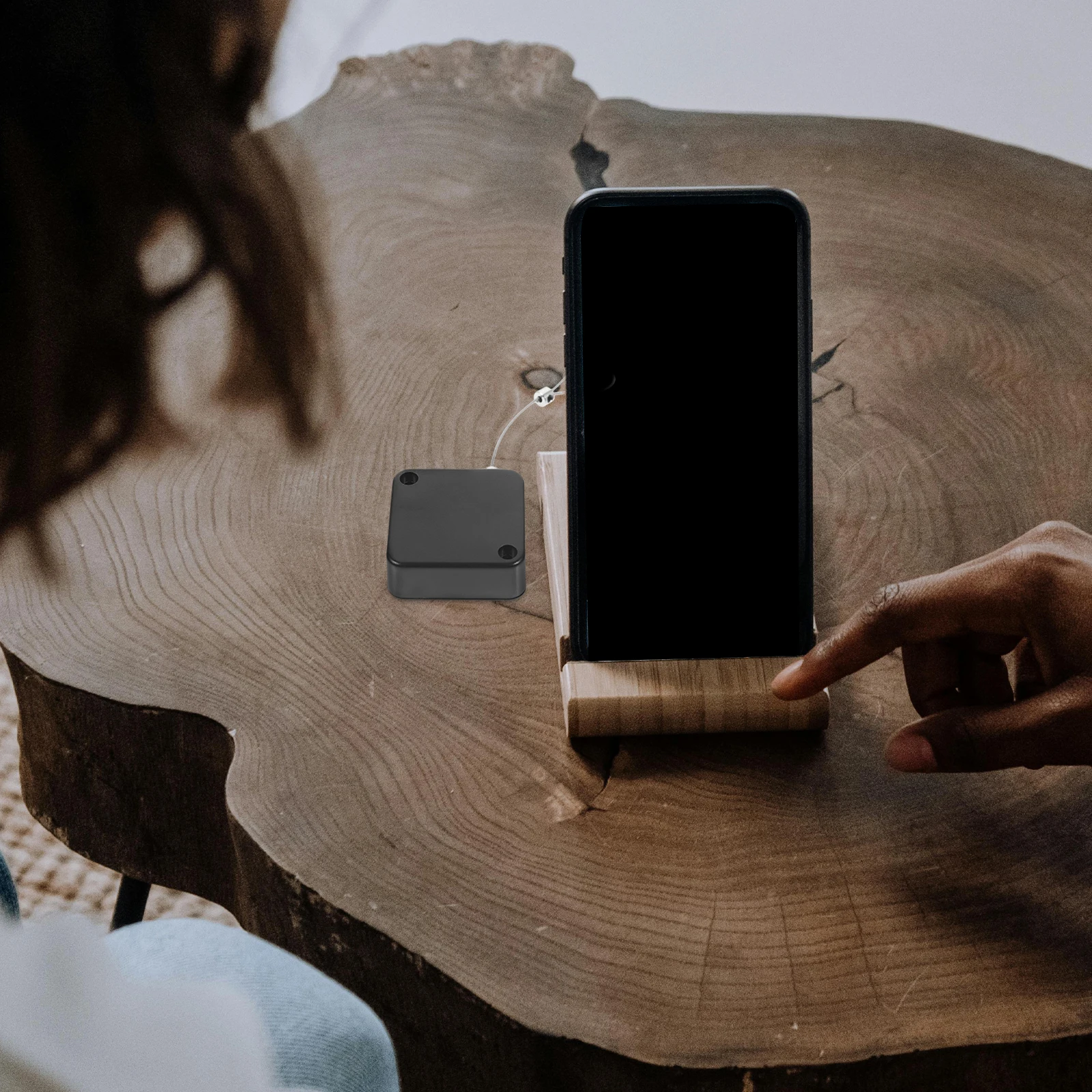 

Anti Lost Wire Box Retractable Steel Cable Lock Premium Material Anti Theft Cable Case for Digital Devices Remote Control Tether