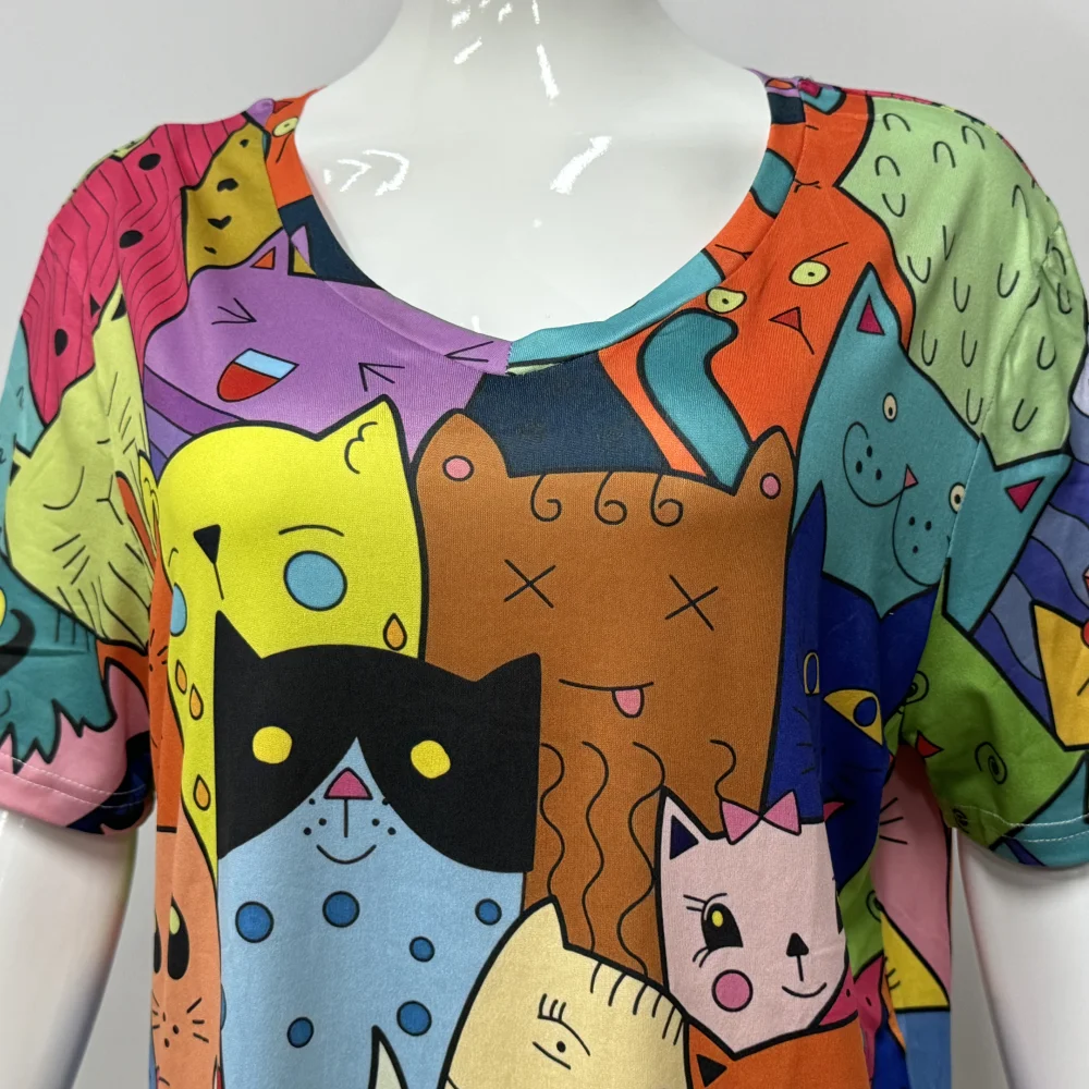 Camiseta con estampado de gato de dibujos animados para mujer, camiseta informal de manga corta con cuello en V Kawaii, ropa femenina divertida de