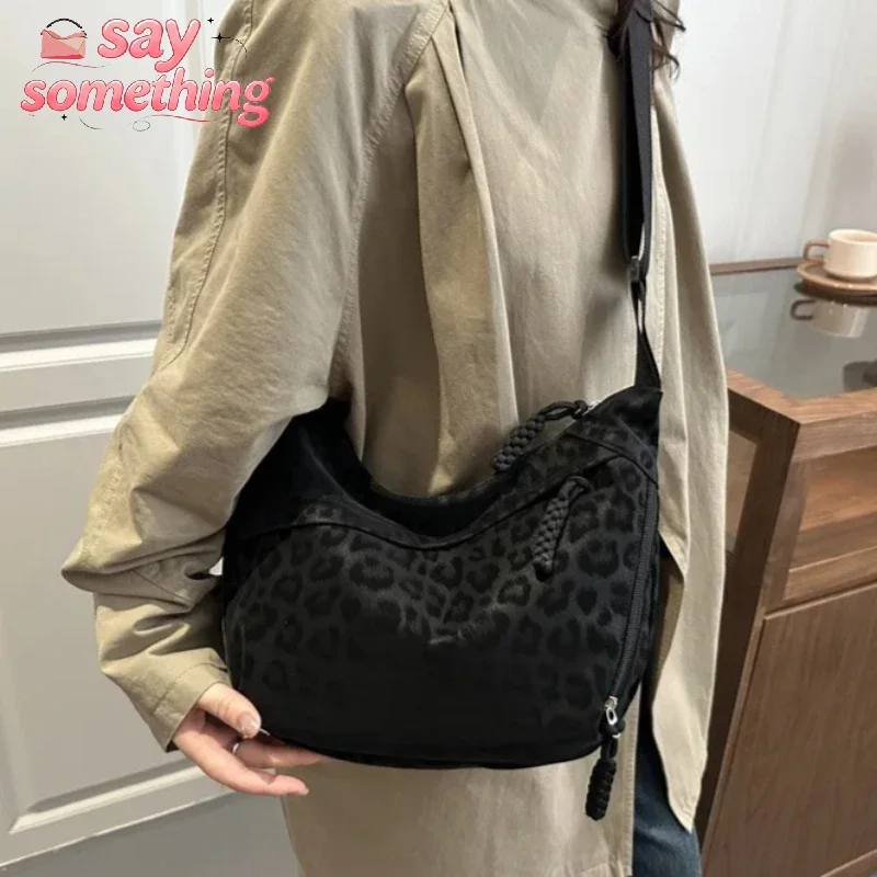 

﻿ New Fashion Canvas Crossbody Bags Korean Simplified Shoulder Bag Large Capacity Sports Hobos Bag Solid Color Dumpling Bag