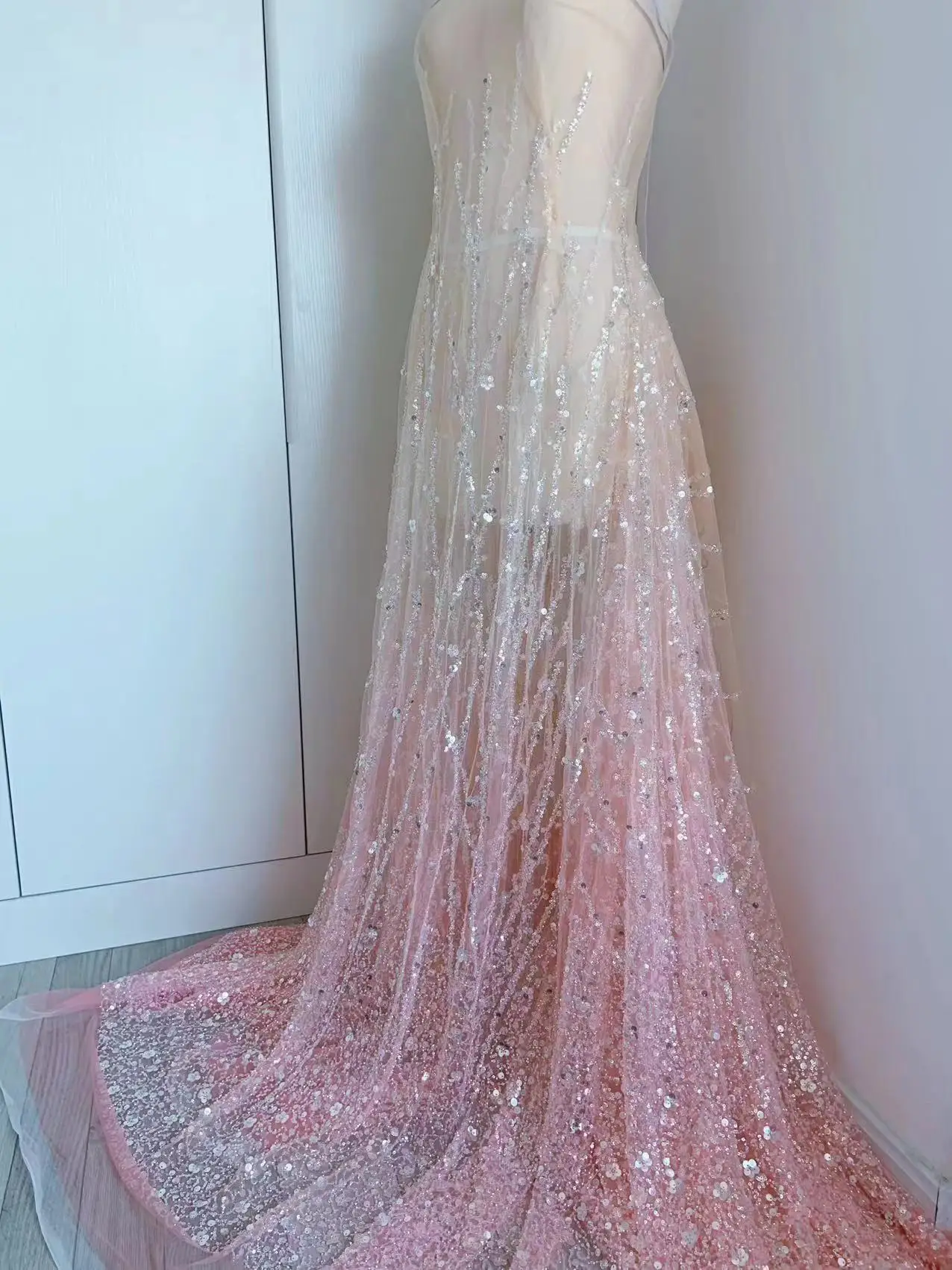 tissu-en-dentelle-ombre-en-tulle-beige-peche-1-yard-degrade-de-couleurs-vignes-avec-perles-pailletees-pour-robe-de-mariee-vetements-de-soiree-scintillants