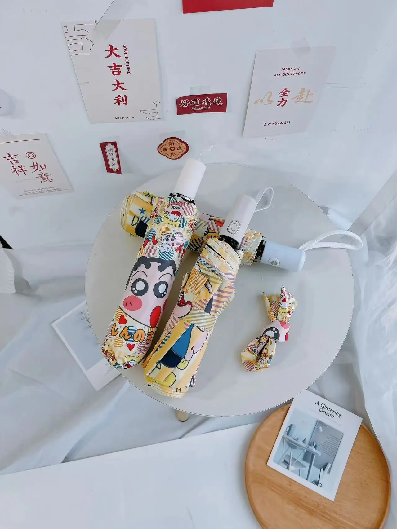 BANDAI Crayon Shin Chan Anime Figura Ombrello Automatico Soleggiato Ombrello Animazione Periferica Del Fumetto Creativo Regalo Per Bambini Giocattolo