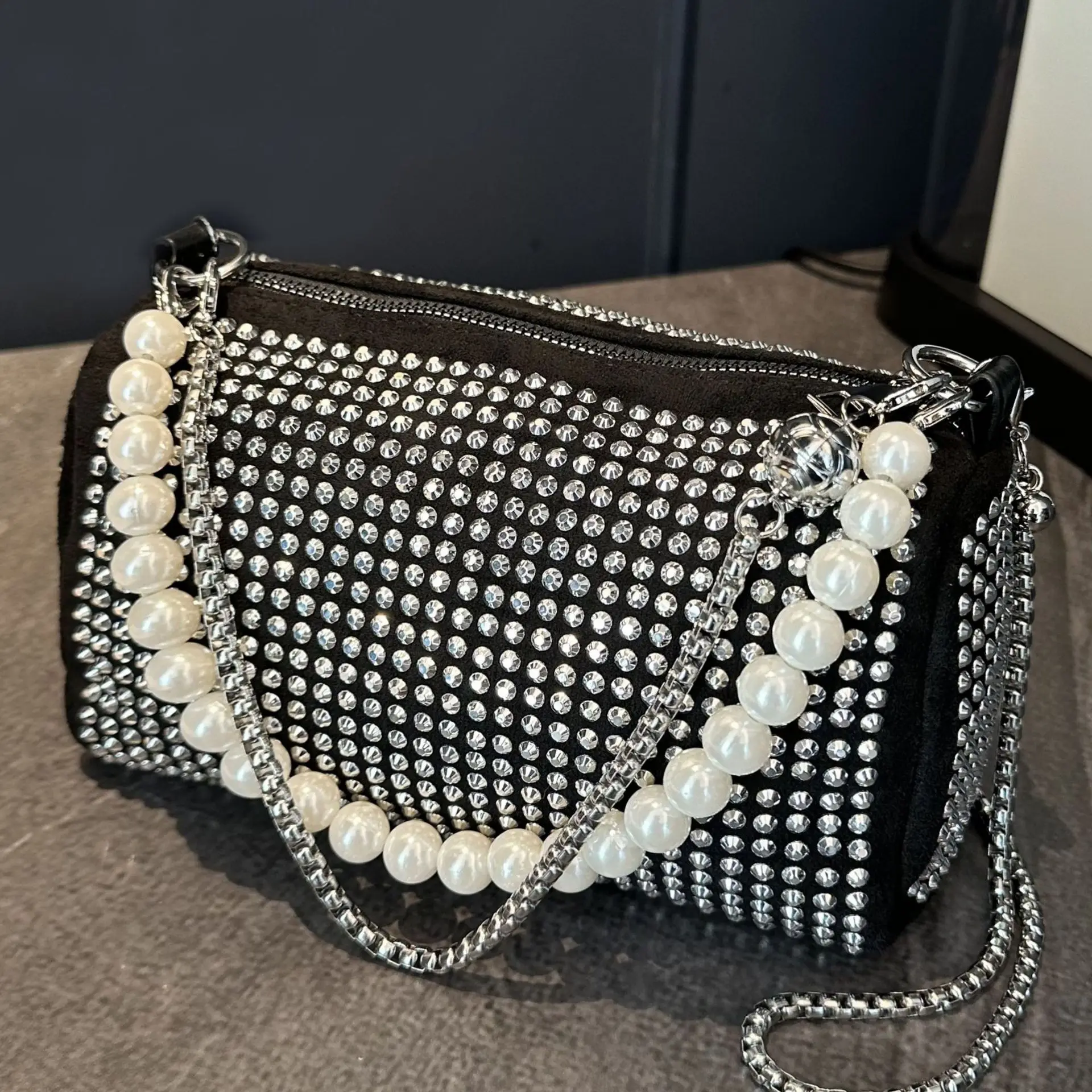 حقيبة كروس فاخرة مزينة باللؤلؤ لعام 2025 للنساء، حقيبة صغيرة منظمة مدمجة، محفظة عصرية تحت الإبط للحفلات والتاريخ #1
