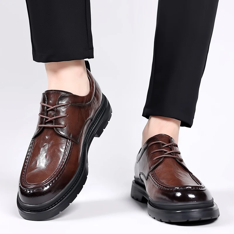 Zapatos informales de piel auténtica para hombre, calzado de tacón grueso, clásico, a la moda, de lujo, color negro, Formal, para boda