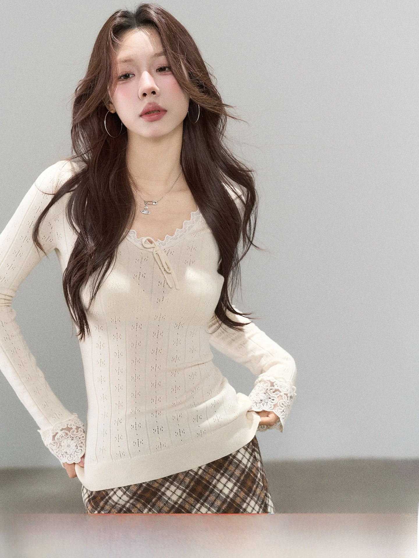 

Модный женский топ с V-образным вырезом, кружевной отделкой и вставками, повседневный облегающий вязаный свитер от One Small Wil...