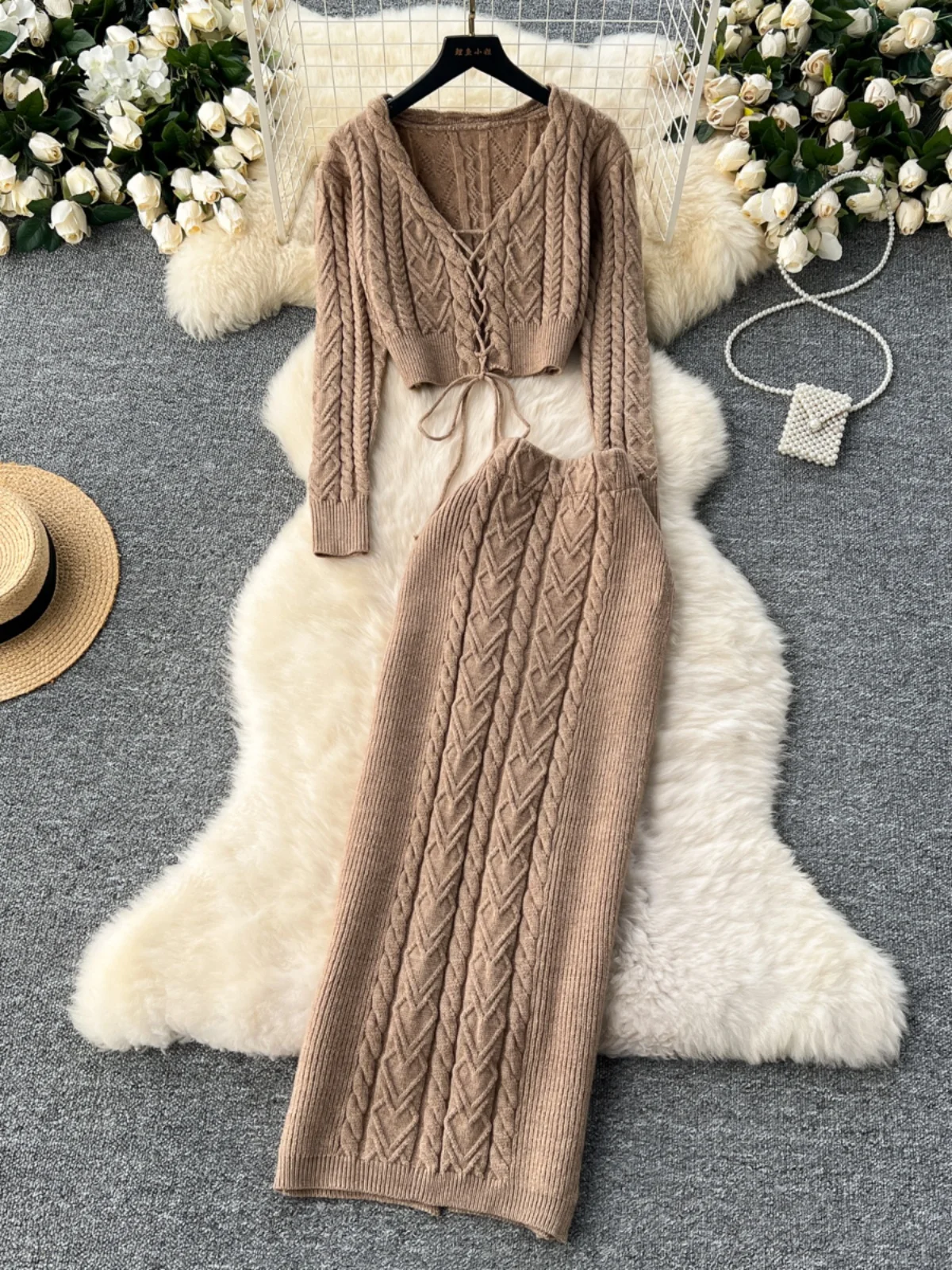 Automne hiver tricoté ort haut nombril Exposition évider ceinturée conception + taille Ultra haute torsadée pull f jupe