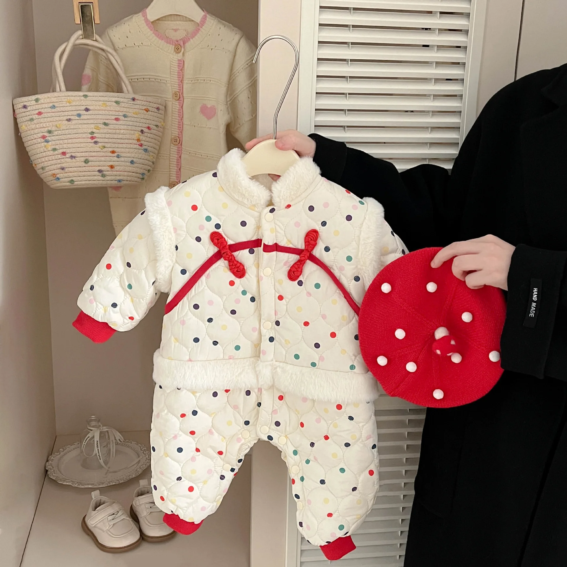 Girls Jumpsuit Winter New Style with Added Velvet and Thickened Western-style Warm Crawling Clothes Sweet and Cute