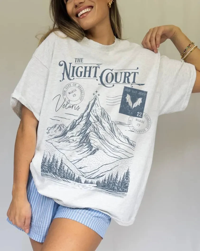 قميص The Night Court Postcard قميص Velaris مرخص قميص ACOTAR Merch ACOMAF Bookish Merch Sarah J Maas قميص المحكمة الليلية #2