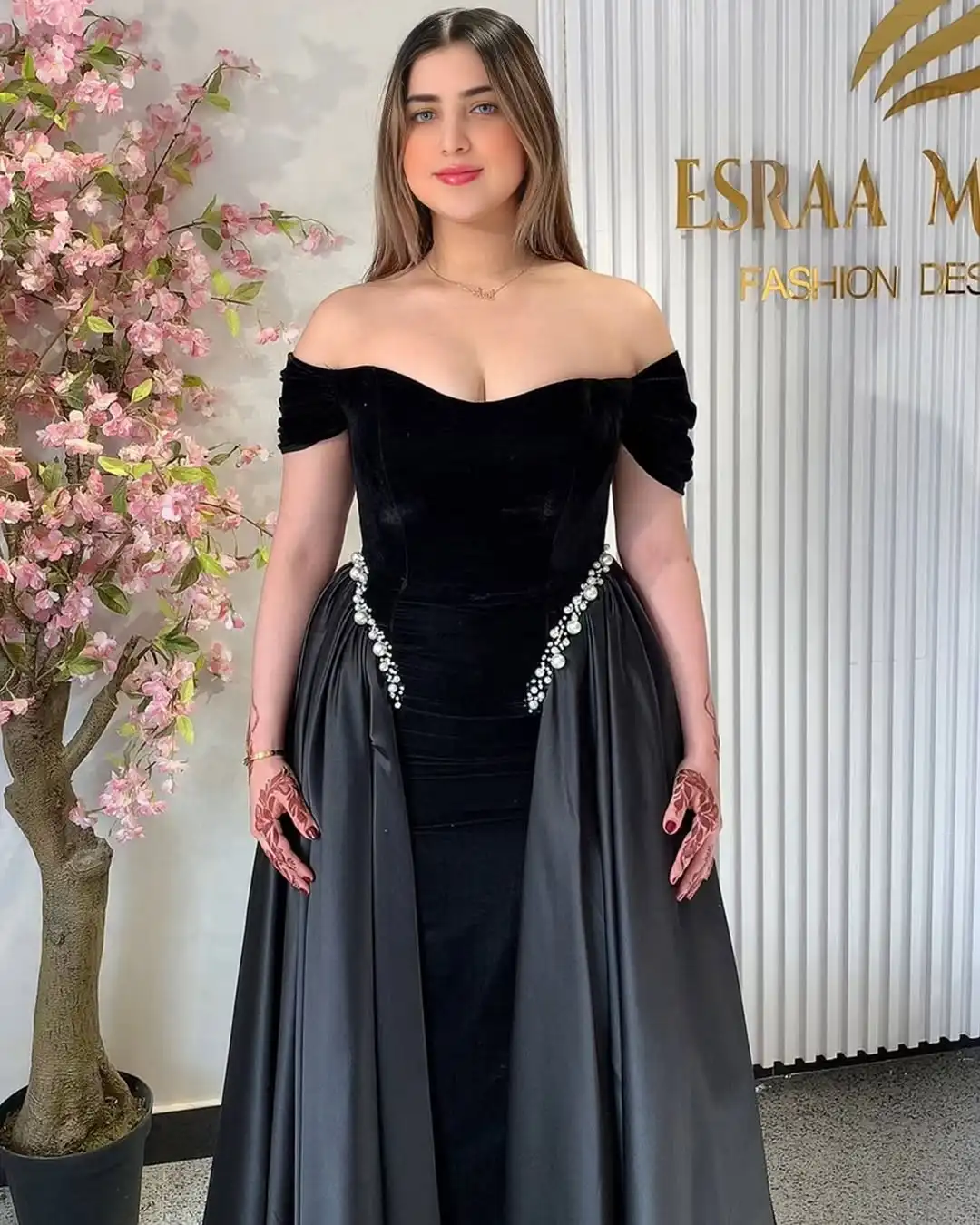 

Meetlove Black Princess Sweet A line Floor Length Prom Women Dresses Customized Off-the-shoulder Tulle Evening Gowns