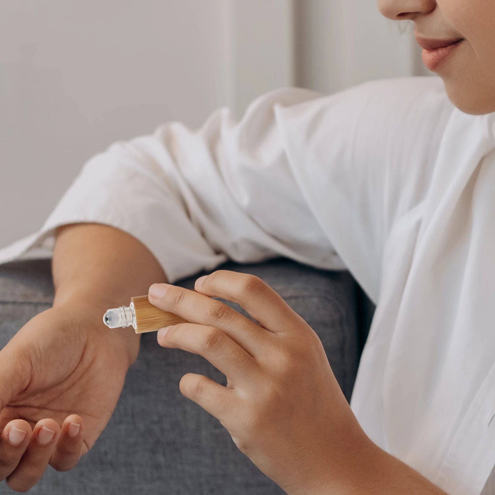 

Bamboo Shell Roll-On Bottle Thick Glass Essential Oil Sub-Packaging Perfume Holder Dispensing Bottling Travel Size